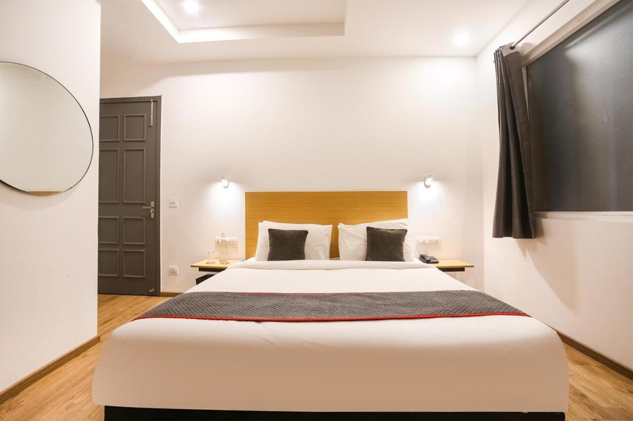 Hotel Admire Inn "Atta Market, Noida Sector 18" المظهر الخارجي الصورة