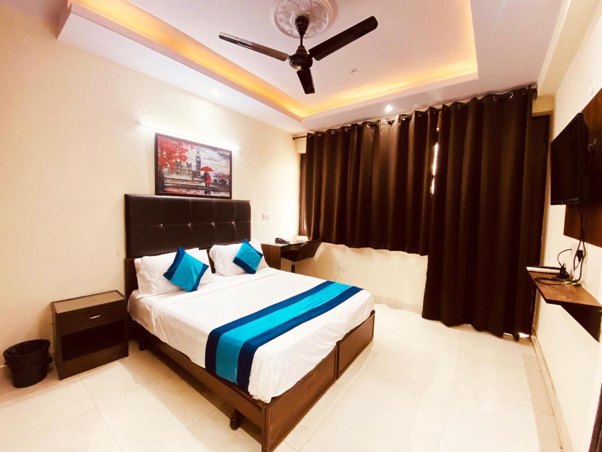 Hotel Admire Inn "Atta Market, Noida Sector 18" المظهر الخارجي الصورة