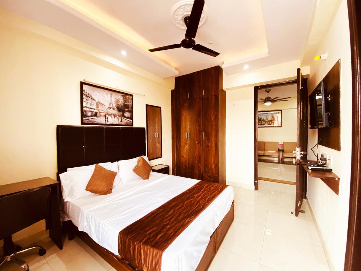 Hotel Admire Inn "Atta Market, Noida Sector 18" المظهر الخارجي الصورة
