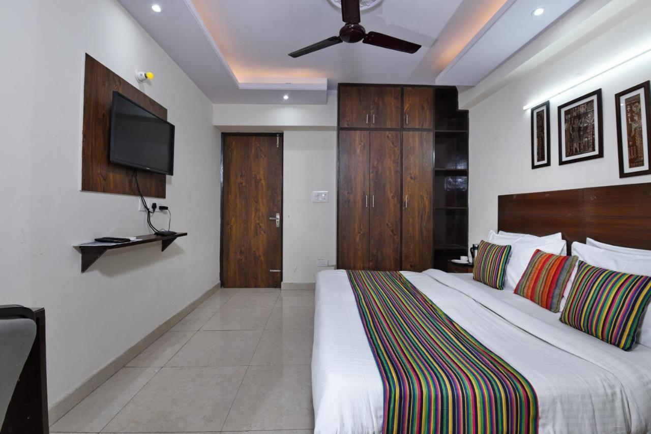 Hotel Admire Inn "Atta Market, Noida Sector 18" المظهر الخارجي الصورة