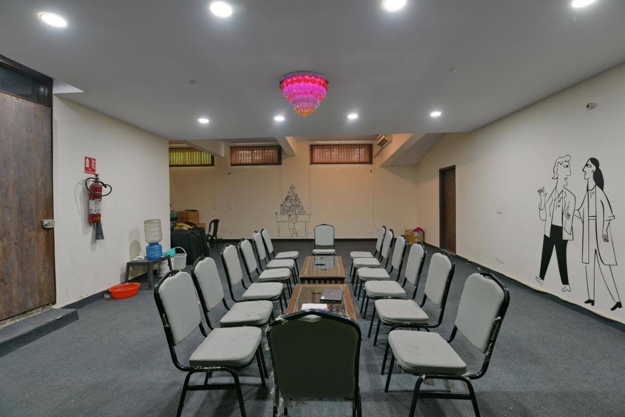 Hotel Admire Inn "Atta Market, Noida Sector 18" المظهر الخارجي الصورة