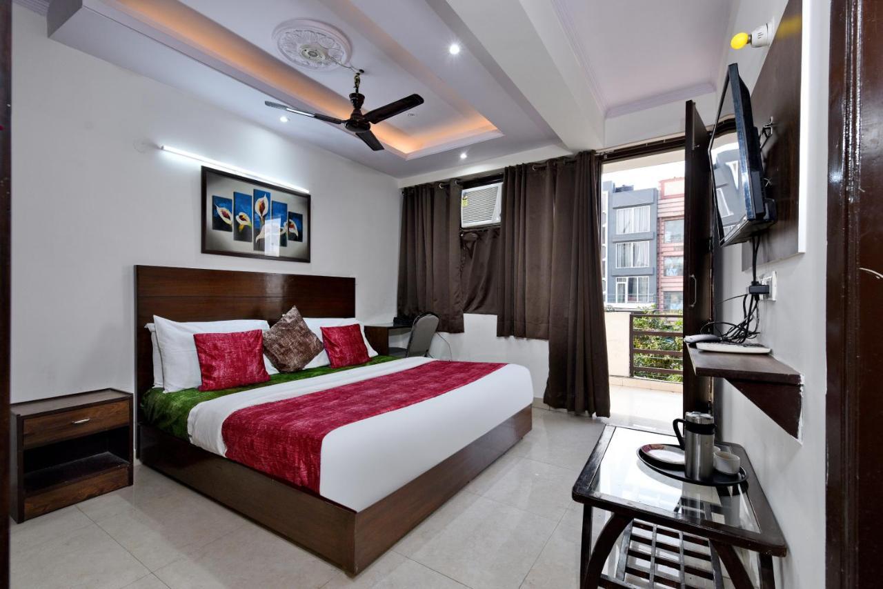 Hotel Admire Inn "Atta Market, Noida Sector 18" المظهر الخارجي الصورة
